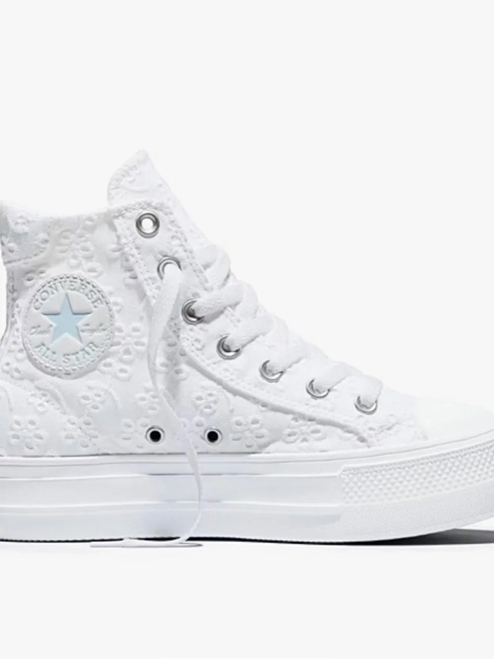 NWT Women’s converse platform high tops